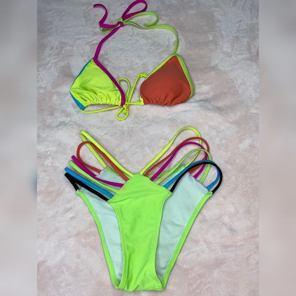 Bikini - Picture 9 of 11